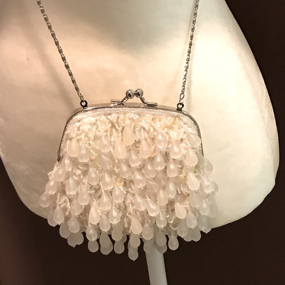 OFF WHITE BEADED BRIDAL PURSE!